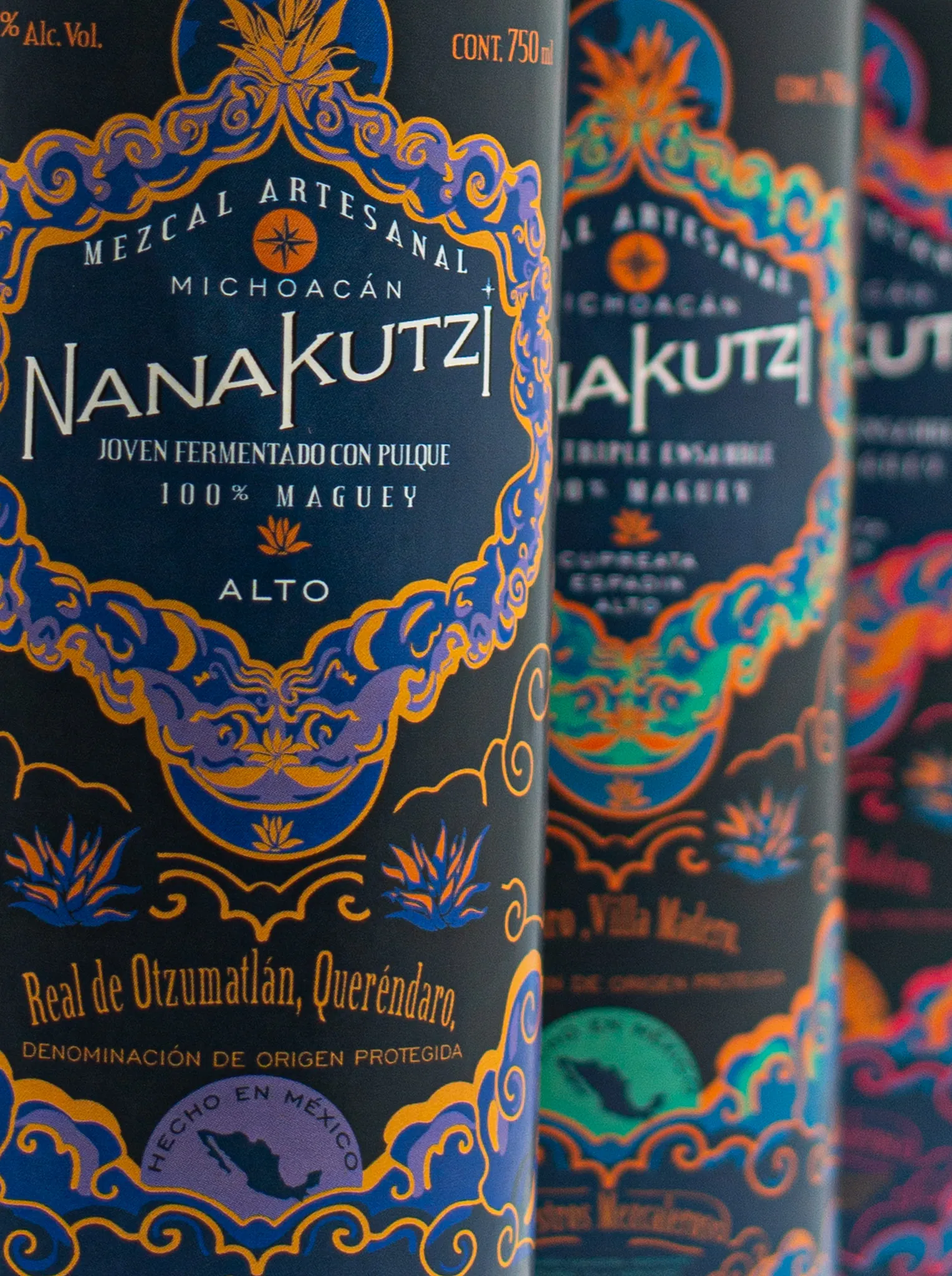 Close-up of Nanakutzi Alto and Triple Ensamble bottle labels
