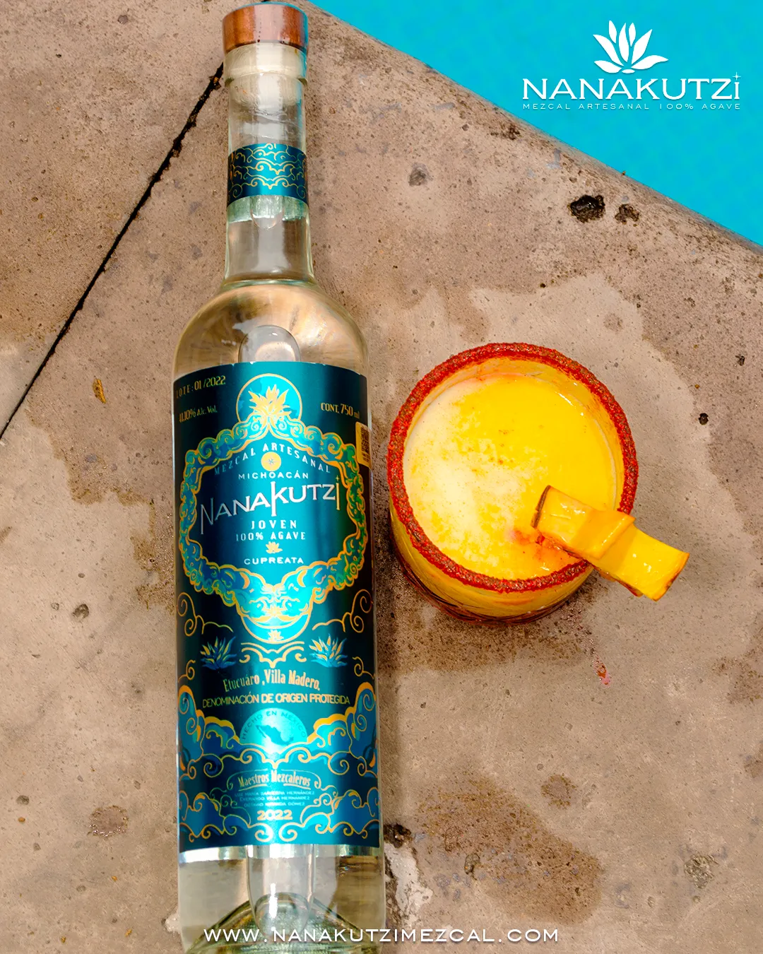 Overhead shot of Nanakutzi Cupreata with mango cocktail