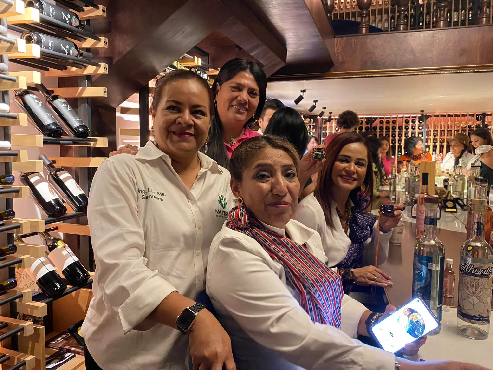 Nanakutzi team of women at wine bar event